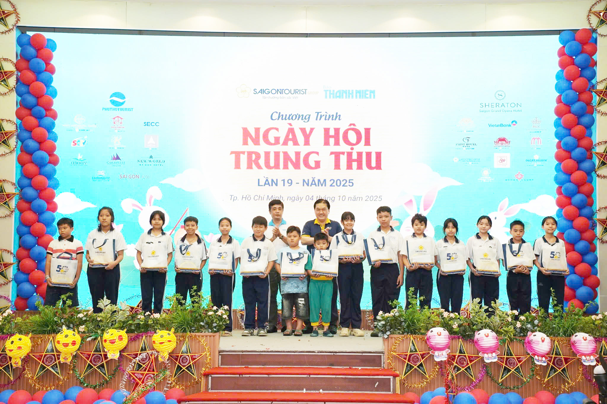 Khách sạn Đệ Nhất đồng hành cùng “Ngày hội Trung thu lần thứ 19”